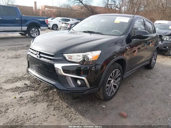 JA4AR3AW1JZ012003 2018 MITSUBISHI OUTLANDER - Image 2