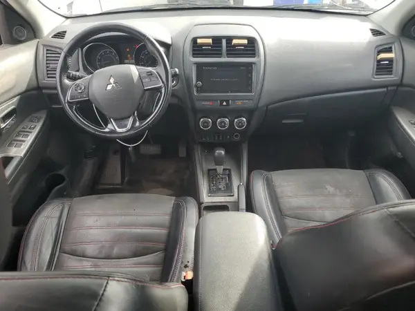 JA4AR3AW1JZ033627 2018 MITSUBISHI OUTLANDER - Image 8