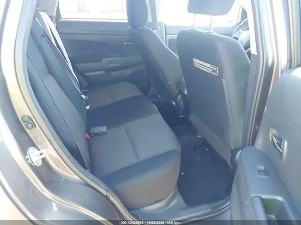 JA4AR3AW2HZ020444 2017 MITSUBISHI OUTLANDER - Image 8