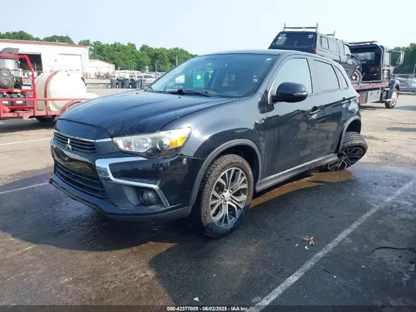 JA4AR3AW2HZ025255 2017 MITSUBISHI OUTLANDER - Image 2