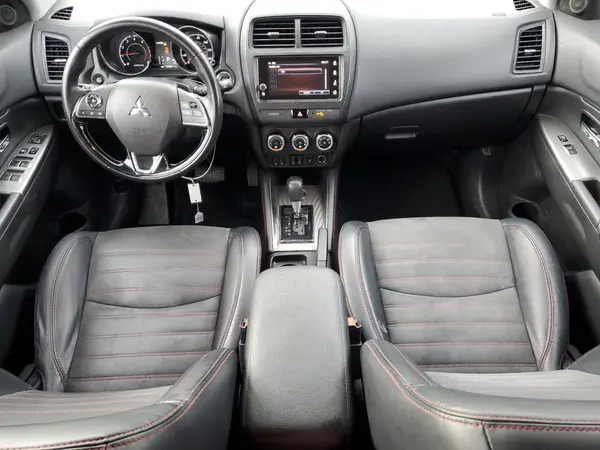 JA4AR3AW2JU000441 2018 MITSUBISHI OUTLANDER - Image 8