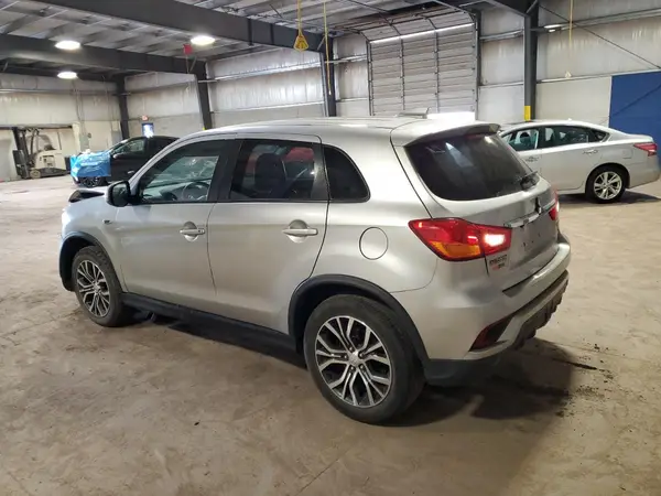JA4AR3AW2JU001363 2018 MITSUBISHI OUTLANDER - Image 2