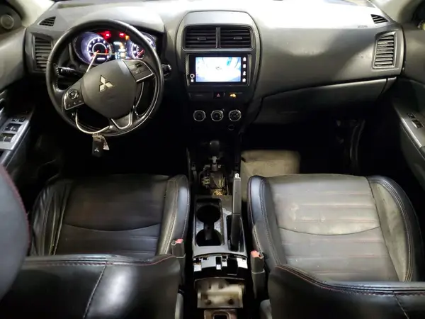 JA4AR3AW2JU001363 2018 MITSUBISHI OUTLANDER - Image 8