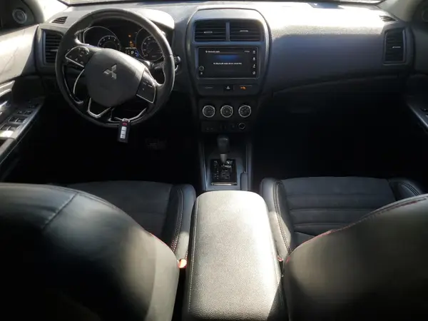 JA4AR3AW2JU002643 2018 MITSUBISHI OUTLANDER - Image 8