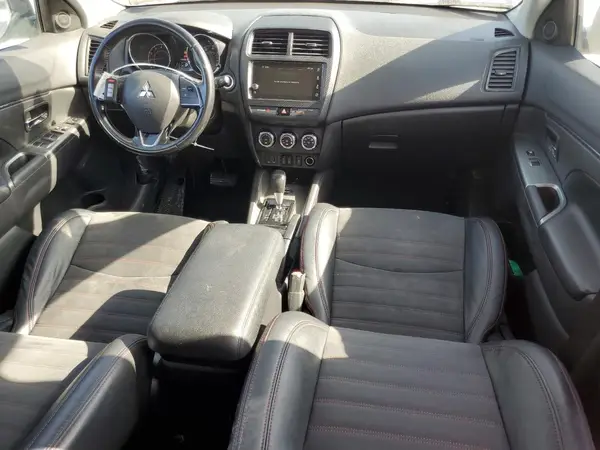JA4AR3AW2JU007387 2018 MITSUBISHI OUTLANDER - Image 8