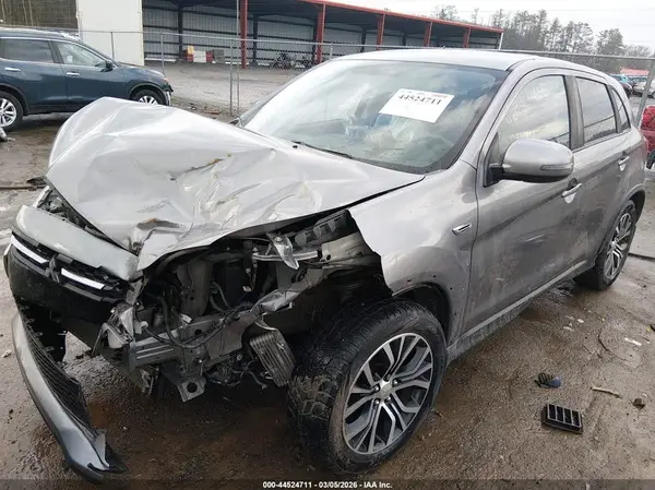 JA4AR3AW2JU012671 2018 MITSUBISHI OUTLANDER - Image 2
