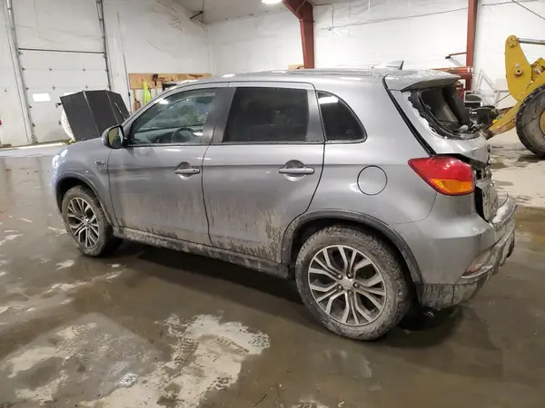 JA4AR3AW2JU020155 2018 MITSUBISHI OUTLANDER - Image 2