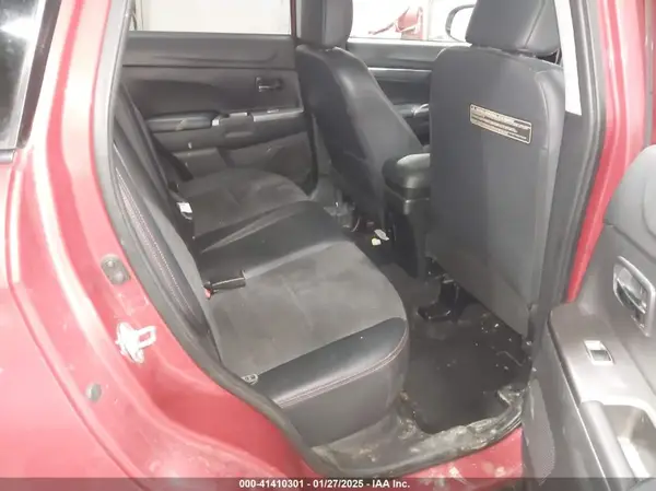 JA4AR3AW2JZ033877 2018 MITSUBISHI OUTLANDER - Image 8
