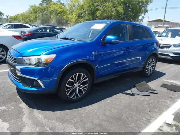 JA4AR3AW3HZ065585 2017 MITSUBISHI OUTLANDER - Image 2