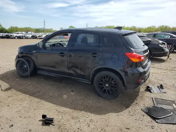 JA4AR3AW3JU001520 2018 MITSUBISHI OUTLANDER - Image 2