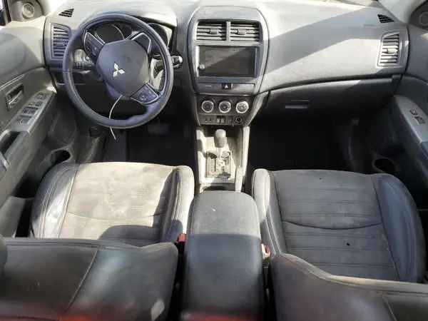JA4AR3AW3JU001520 2018 MITSUBISHI OUTLANDER - Image 8