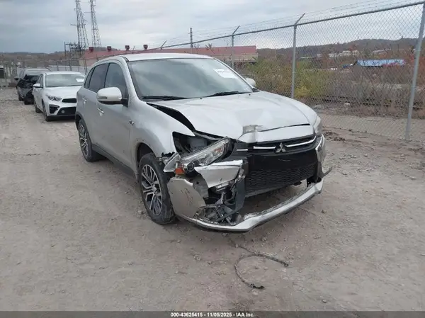 JA4AR3AW3JU001677 2018 MITSUBISHI OUTLANDER - Image 1