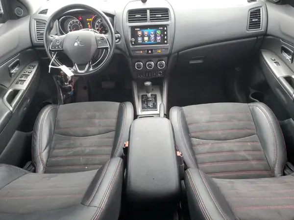 JA4AR3AW3JU003025 2018 MITSUBISHI OUTLANDER - Image 8