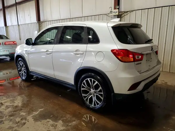 JA4AR3AW3JU012016 2018 MITSUBISHI OUTLANDER - Image 2