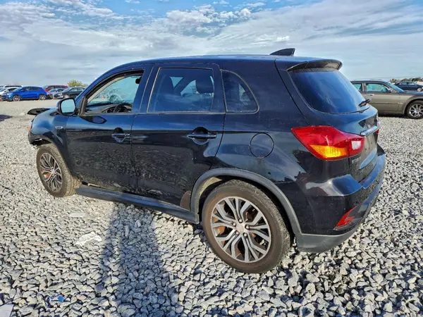 JA4AR3AW3JU012422 2018 MITSUBISHI OUTLANDER - Image 2