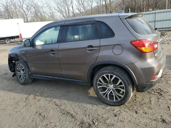 JA4AR3AW3JU016325 2018 MITSUBISHI OUTLANDER - Image 2