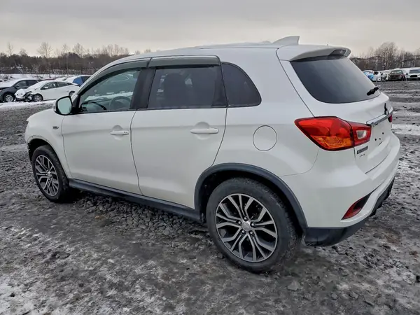 JA4AR3AW3JZ012648 2018 MITSUBISHI OUTLANDER - Image 2