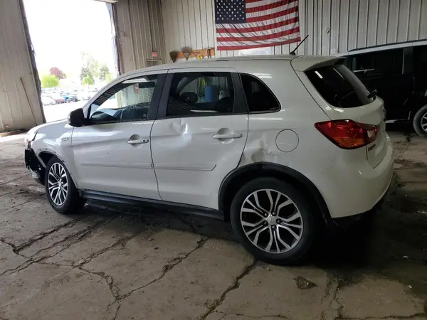 JA4AR3AW4GZ033419 2016 MITSUBISHI OUTLANDER - Image 2