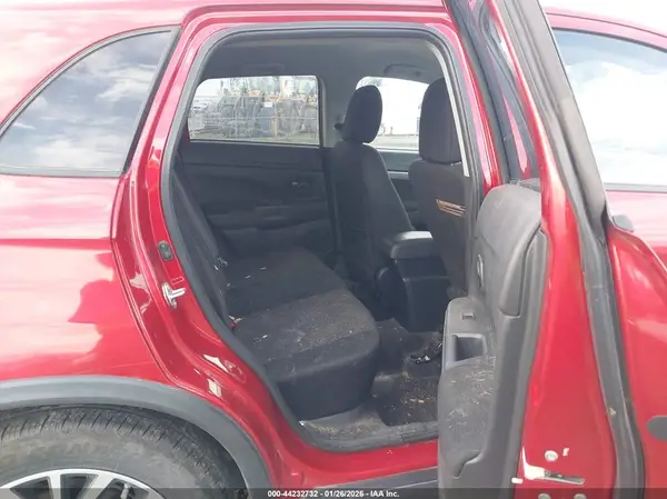 JA4AR3AW4GZ058630 2016 MITSUBISHI OUTLANDER - Image 8
