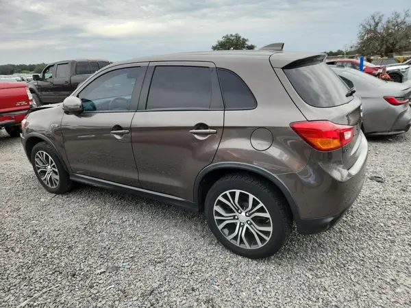 JA4AR3AW4HZ038119 2017 MITSUBISHI OUTLANDER - Image 2
