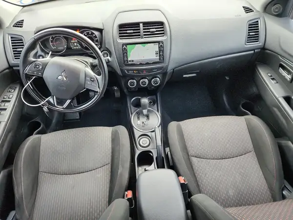 JA4AR3AW4HZ038119 2017 MITSUBISHI OUTLANDER - Image 8