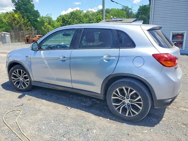 JA4AR3AW4HZ055017 2017 MITSUBISHI OUTLANDER - Image 2