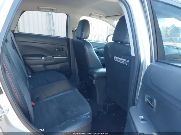 JA4AR3AW4JU002207 2018 MITSUBISHI OUTLANDER - Image 8