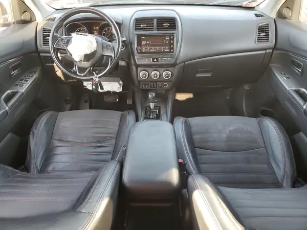 JA4AR3AW4JU017161 2018 MITSUBISHI OUTLANDER - Image 8