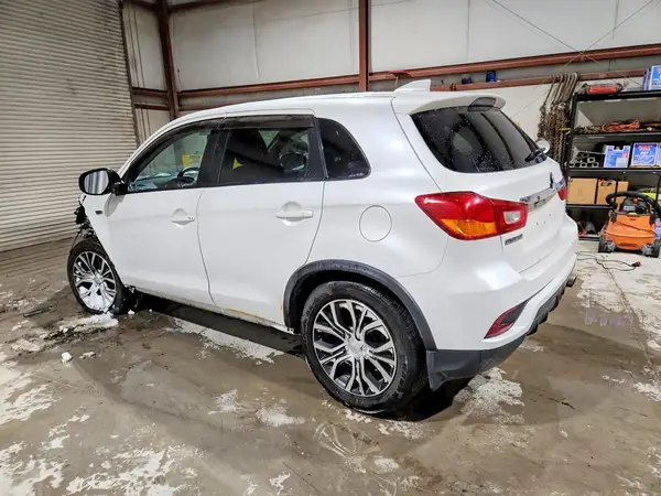 JA4AR3AW4JU020237 2018 MITSUBISHI OUTLANDER - Image 2