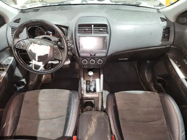 JA4AR3AW4JU020237 2018 MITSUBISHI OUTLANDER - Image 8