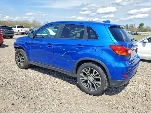 JA4AR3AW4JZ009807 2018 MITSUBISHI OUTLANDER - Image 2