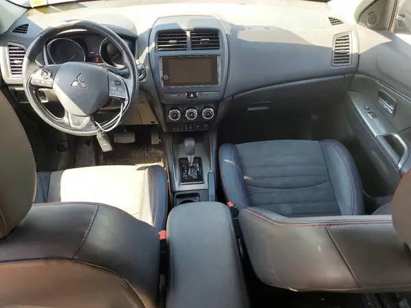 JA4AR3AW4JZ009807 2018 MITSUBISHI OUTLANDER - Image 8