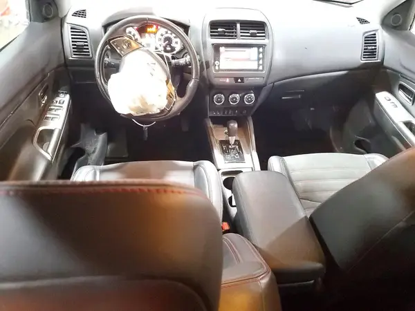 JA4AR3AW4JZ012108 2018 MITSUBISHI OUTLANDER - Image 8