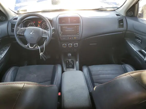 JA4AR3AW4JZ033671 2018 MITSUBISHI OUTLANDER - Image 8