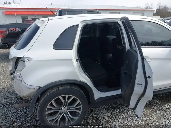 JA4AR3AW5GZ030190 2016 MITSUBISHI OUTLANDER - Image 8