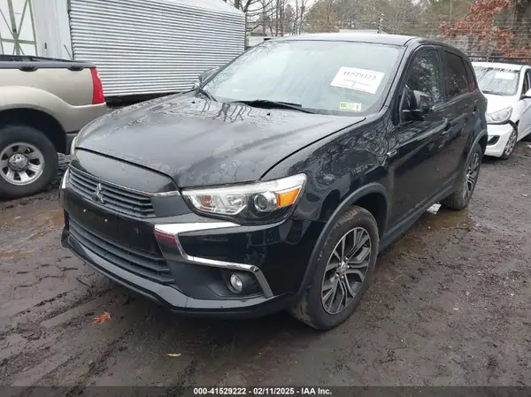 JA4AR3AW5HZ017733 2017 MITSUBISHI OUTLANDER - Image 2
