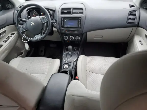 JA4AR3AW5HZ027100 2017 MITSUBISHI OUTLANDER - Image 8