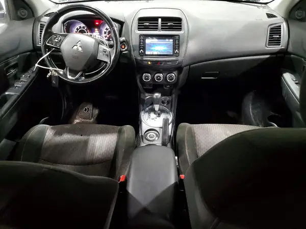 JA4AR3AW5HZ040252 2017 MITSUBISHI OUTLANDER - Image 8