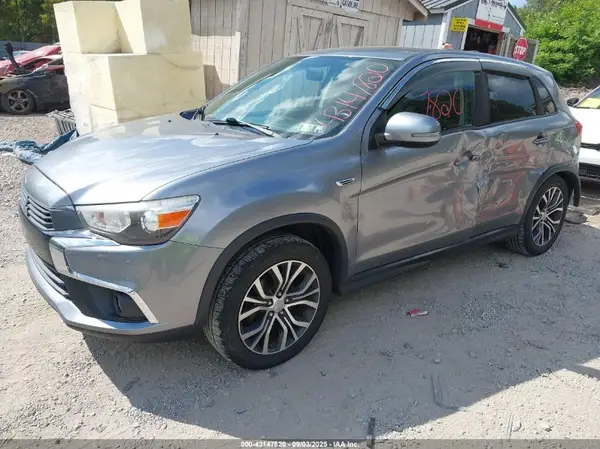 JA4AR3AW5HZ043488 2017 MITSUBISHI OUTLANDER - Image 2