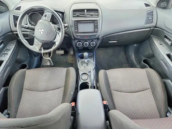 JA4AR3AW5HZ048643 2017 MITSUBISHI OUTLANDER - Image 8