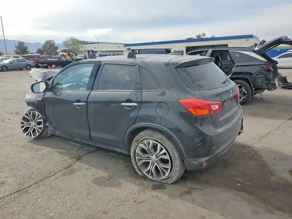 JA4AR3AW5HZ060310 2017 MITSUBISHI OUTLANDER - Image 2