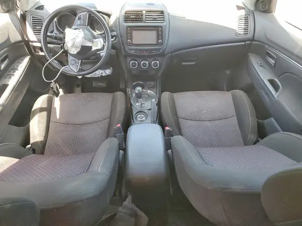 JA4AR3AW5HZ060310 2017 MITSUBISHI OUTLANDER - Image 8