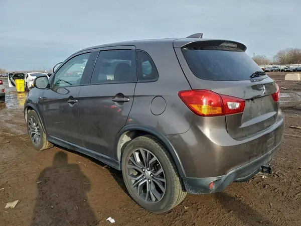 JA4AR3AW5HZ065913 2017 MITSUBISHI OUTLANDER - Image 2