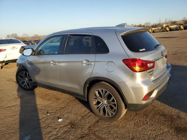 JA4AR3AW5JU001177 2018 MITSUBISHI OUTLANDER - Image 2