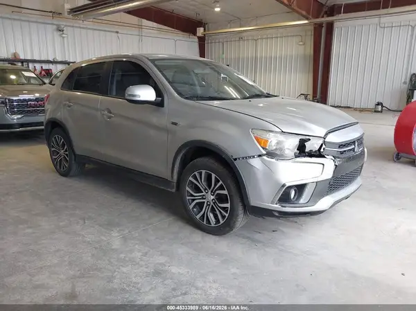 JA4AR3AW5JU003074 2018 MITSUBISHI OUTLANDER - Image 1