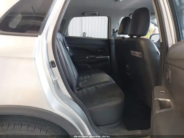 JA4AR3AW5JU003074 2018 MITSUBISHI OUTLANDER - Image 8
