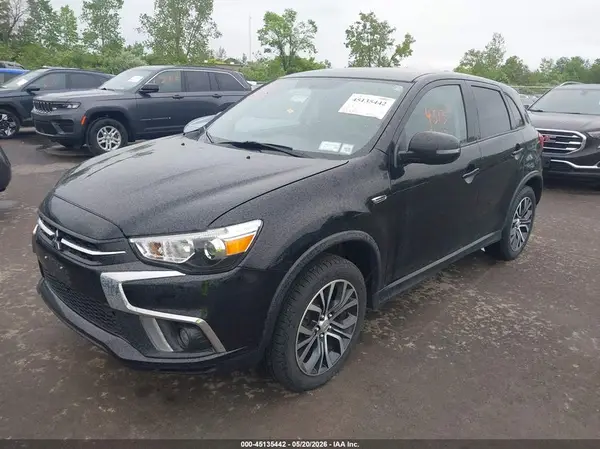 JA4AR3AW5JU006721 2018 MITSUBISHI OUTLANDER - Image 2