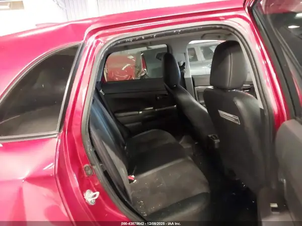 JA4AR3AW5JU014592 2018 MITSUBISHI OUTLANDER - Image 8