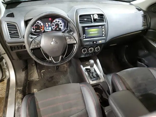 JA4AR3AW5JU017329 2018 MITSUBISHI OUTLANDER - Image 8