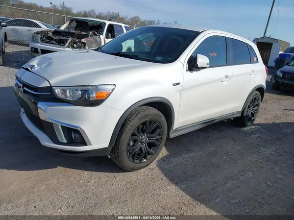 JA4AR3AW5JU019159 2018 MITSUBISHI OUTLANDER - Image 2